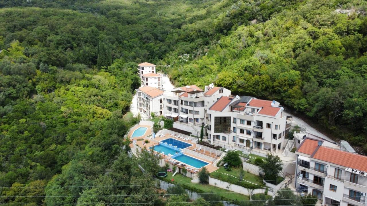 Апартаменти Adria Sea & Mountains Херцег-Новий Екстер'єр фото
