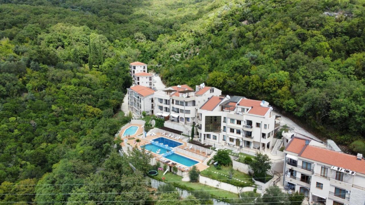 Апартаменти Adria Sea & Mountains Херцег-Новий Екстер'єр фото